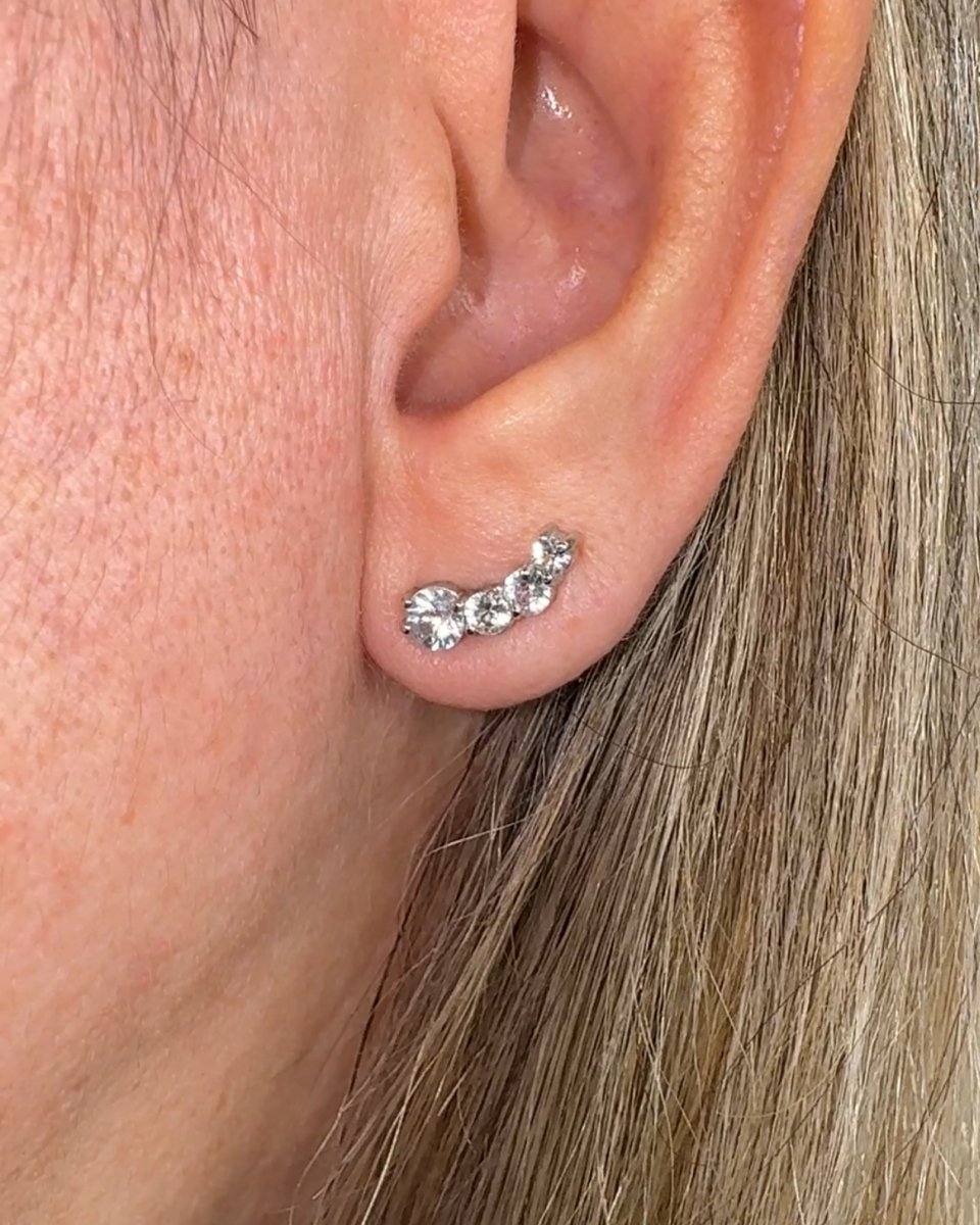 Brinco Earcuff Safiras Brancas - Santé Joias